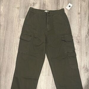 Women’s  Olive Cargo Pants